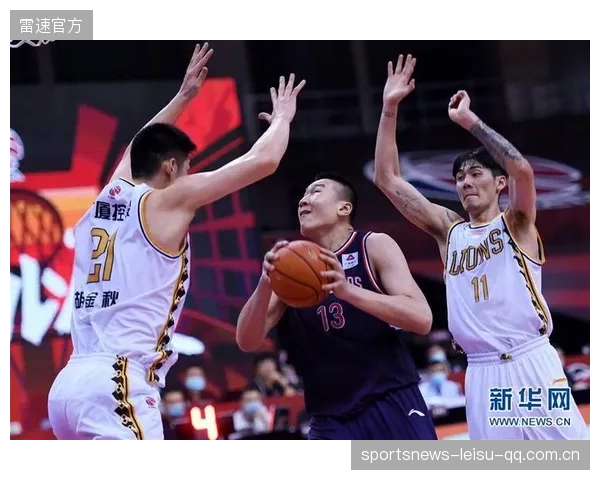 CBA广厦顺下暴扣点燃替补席整齐起立，激情瞬间再掀高潮